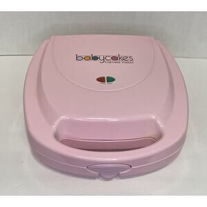 Babycakes Full Size Cupcake Maker 8 Cupcakes Non-Stick Baker Pink CC-2828